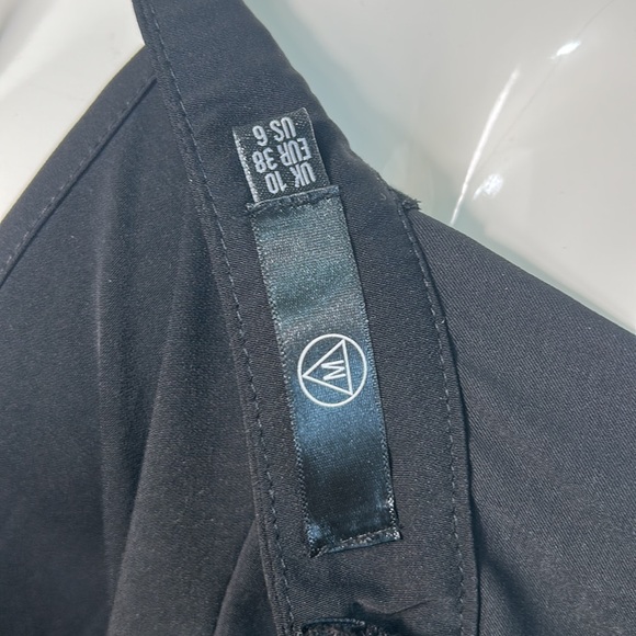 MISSGUIDED CHOCKER NECK BELL SLEEVES BACK ZIPPER BLACK BLOUSE IN SIZE 6 - Picture 8 of 9